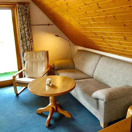 Idyllisch Wohnen Mit Balkon & Super Anbindung * לינדאו