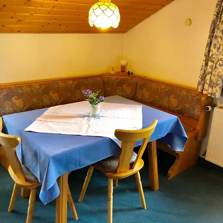 Idyllisch Wohnen Mit Balkon & Super Anbindung