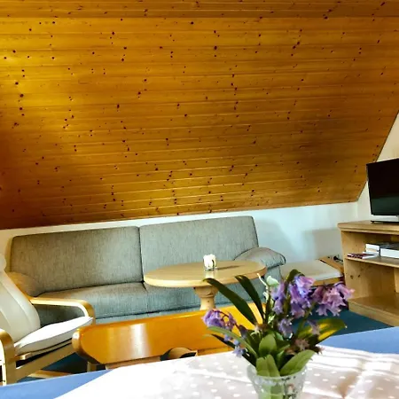 Idyllisch Wohnen Mit Balkon & Super Anbindung